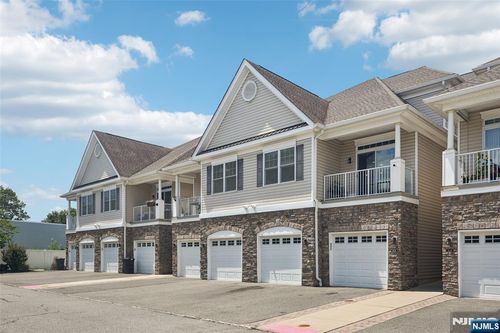 28 Elston Ct, Haskell, NJ, 07420-1151 | Card Image