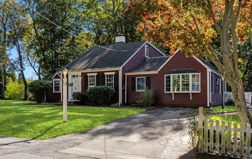 11 Sanborn Rd, Hingham, MA, 02043-2713 | Card Image