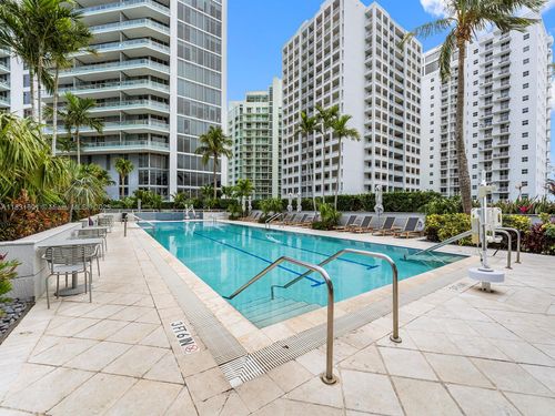 3310-1395 Brickell Ave, Miami, FL, 33131-3353 | Card Image