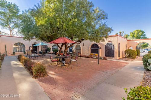175 W Calle Del Ano, Green Valley, AZ, 85614-1980 | Card Image
