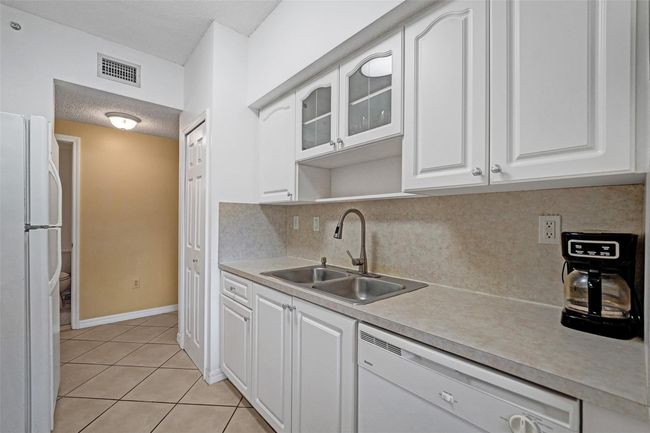 APT-203 - 7085 Nova Dr, Condo with 3 bedrooms, 2 bathrooms and null parking in Davie FL | Image 10