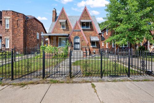 17397 Prairie St, Detroit, MI, 48221-2620 | Card Image