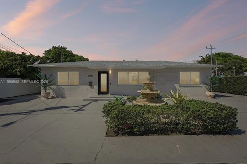 1682 Ne 124th Ln, North Miami, FL, 33181-2507 | Card Image
