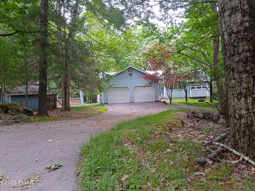 466 Spruce St, Hawley, PA, 18428-4570 | Card Image