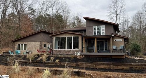 111 N Hogan Dr, Westminster, SC, 29693-6423 | Card Image