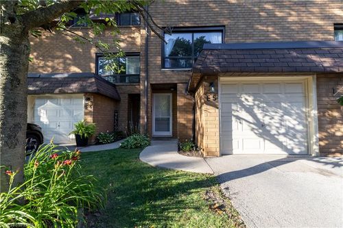 e5-500 Stone Church Rd W, Hamilton, ON, L9B1R2 | Card Image