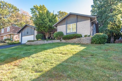 1226 Beaver Trail Dr, Ferguson, MO, 63135-1250 | Card Image