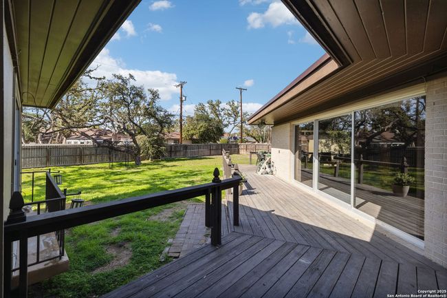 225 Carolwood Dr, House other with 3 bedrooms, 2 bathrooms and null parking in Castle Hills TX | Image 42