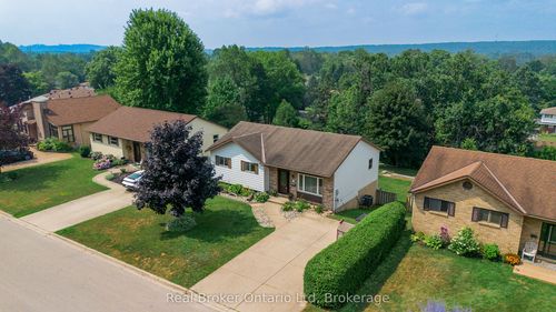 320 8th Ave E, Owen Sound, ON, N4K3A2 | Card Image