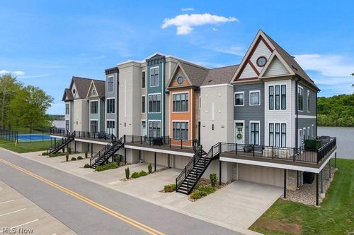 502 Harbor Drive, Williamstown, WV, 26187 | Card Image