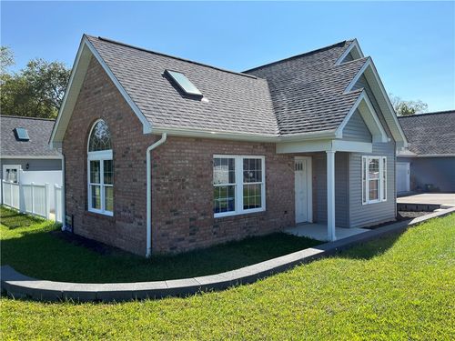 32-112 White Fox Ct, Ellwood City, PA, 16117-4947 | Card Image