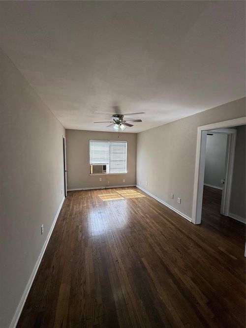 apt-3-5010 Ennis St, Houston, TX, 77004-6150 | Card Image