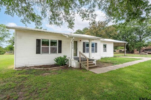 312 Circle Dr, Bogata, TX, 75417-2601 | Card Image