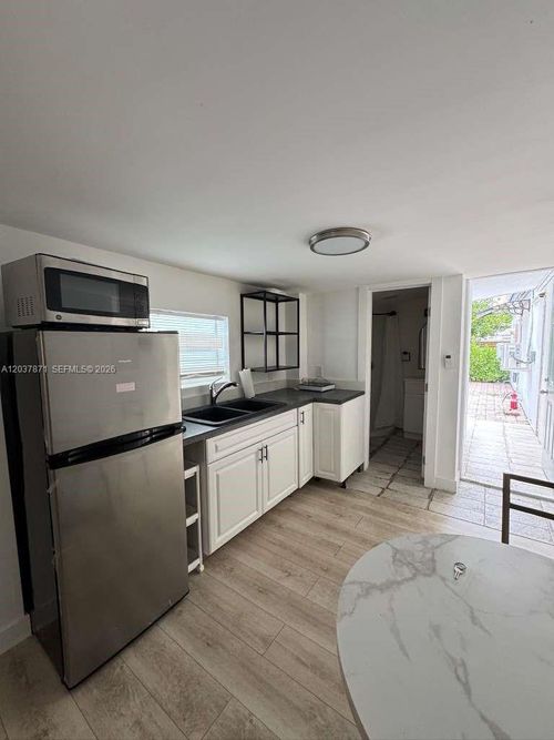 3-17301 Ne 19th Ave, North Miami Beach, FL, 33162-2211 | Card Image