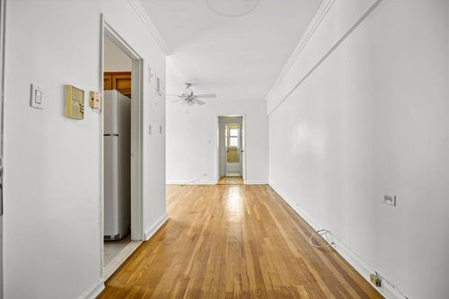 6b-81-15 35th Ave, Jackson Heights, NY, 11372-5010 | Card Image