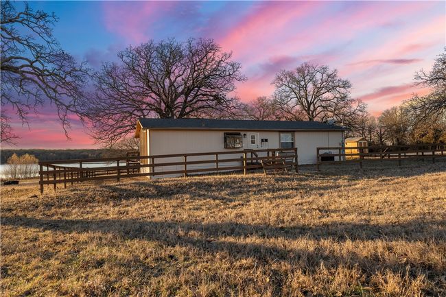 717 Oak Knoll Ln, Home with 3 bedrooms, 3 bathrooms and 1 parking in Elm Mott TX | Image 34