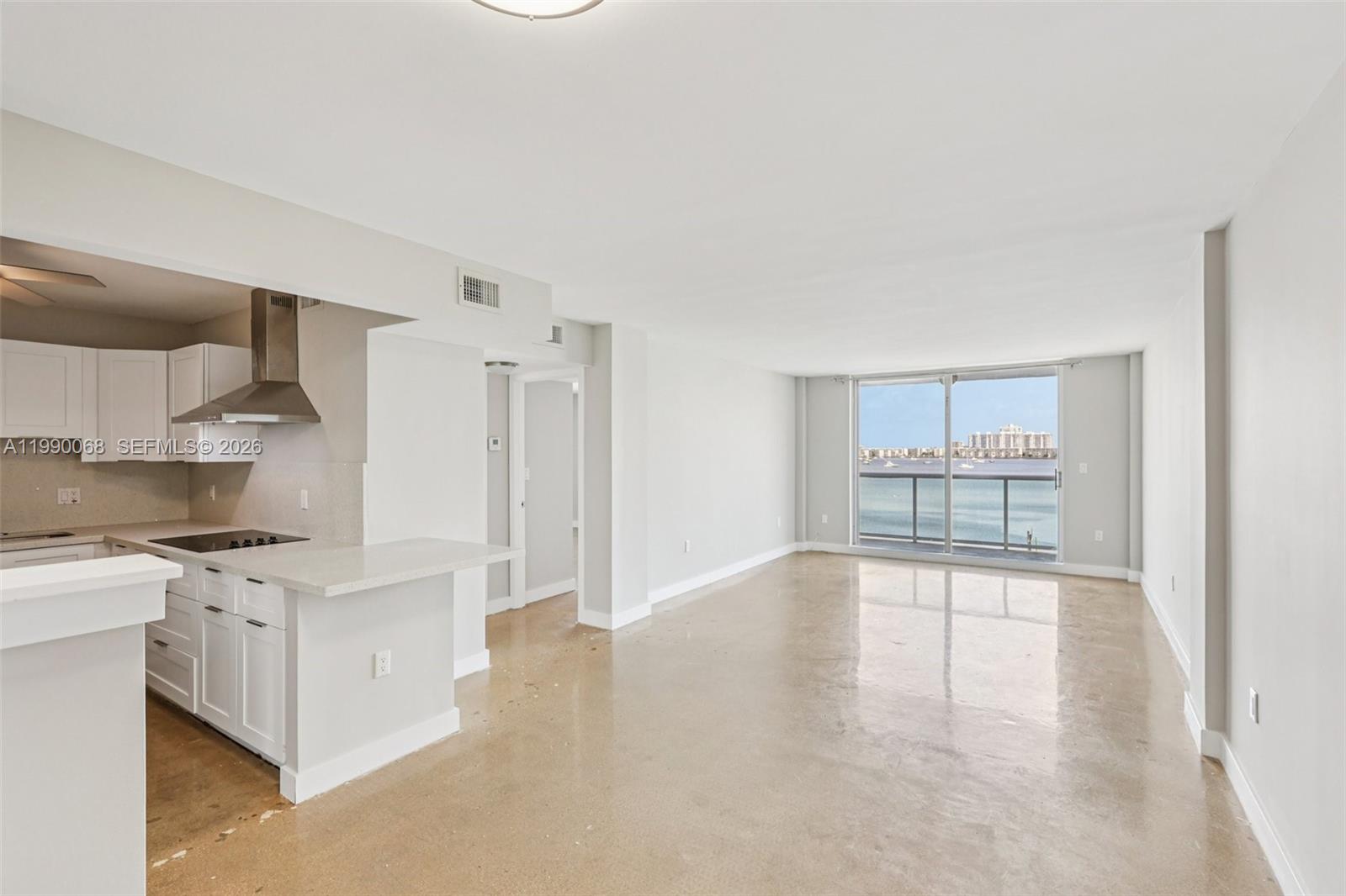 Residential in North Miami Beach 4