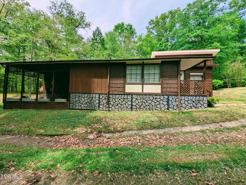 380 Hospital Drive, Clintwood, VA, 24228 | Card Image