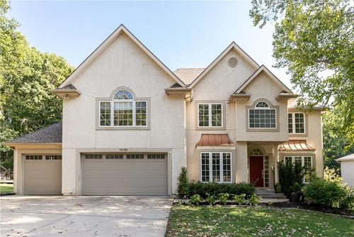 10121 River Hills Dr, Parkville, MO, 64152-3319 | Card Image
