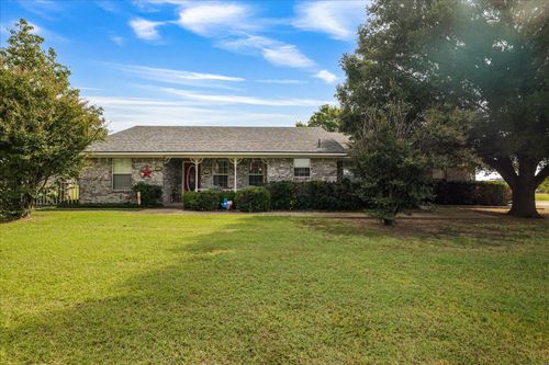 713 Arapaho Dr, Tioga, TX, 76271-2526 | Card Image