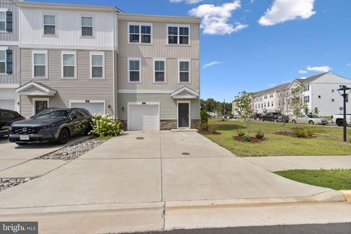 400 Honeyberry Ln, FREDERICKSBURG, VA, 22405-1295 | Card Image