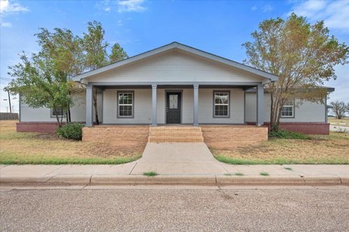 1520 N 7th St, Tahoka, TX, 79373-5180 | Card Image