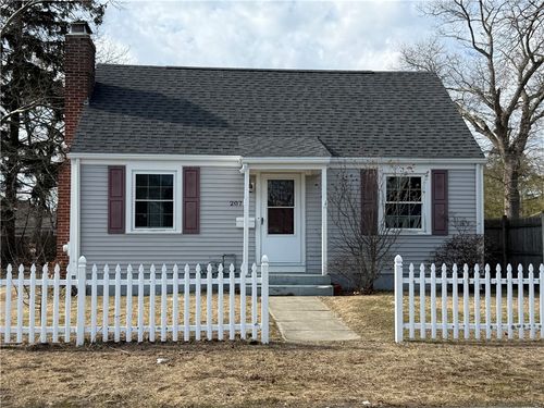 207 Morse Ave, Warwick, RI, 02886-2618 | Card Image