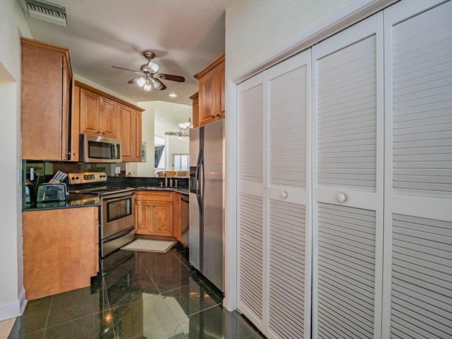 PH6 - 3870 N Highway A1a, Condo with 2 bedrooms, 2 bathrooms and null parking in Hutchinson Island FL | Image 18