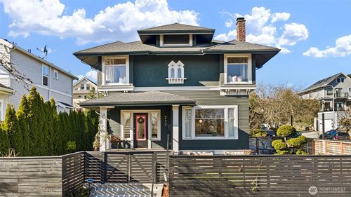 217 30th Ave, Seattle, WA, 98122-6207 | Card Image