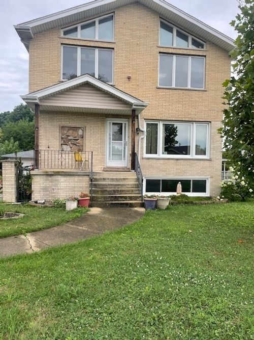 7332 Beloit Ave, Bridgeview, IL, 60455-1132 | Card Image