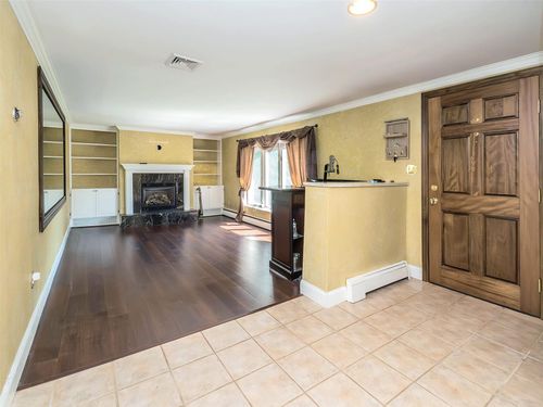 1 Barry Dr, Glen Cove, NY, 11542-1704 | Card Image