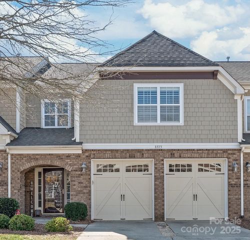 8513 Loxton Cir, Charlotte, NC, 28214-9062 | Card Image
