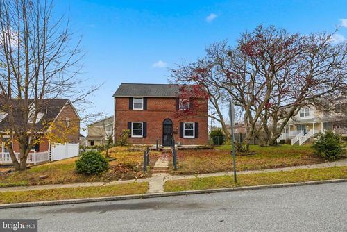 333 Taylor Ave, CRUM LYNNE, PA, 19022-1118 | Card Image