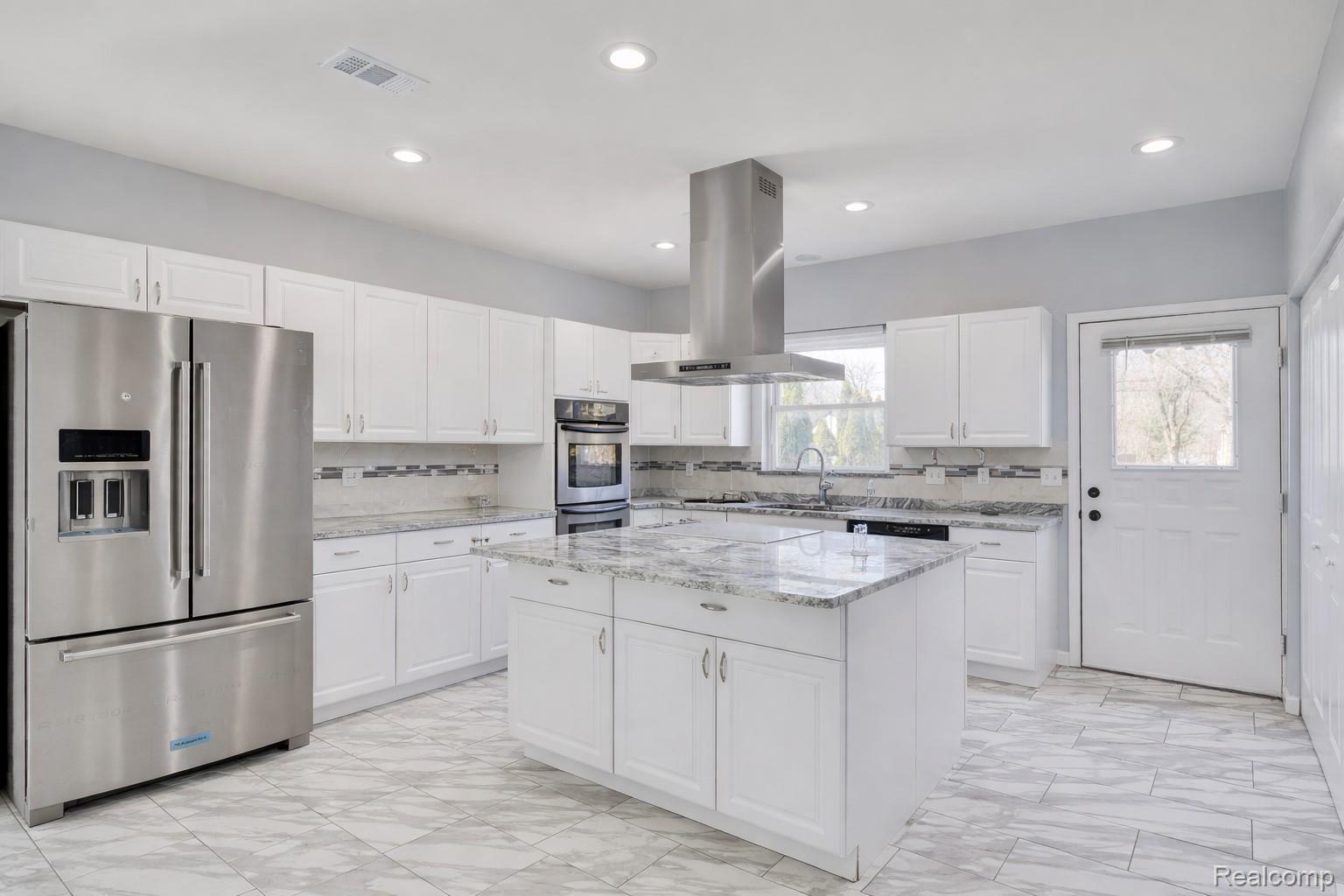 Residential in Grosse Ile Township 3