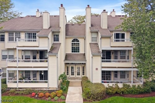 9-104 Heritage Blvd, Princeton, NJ, 08540-7036 | Card Image