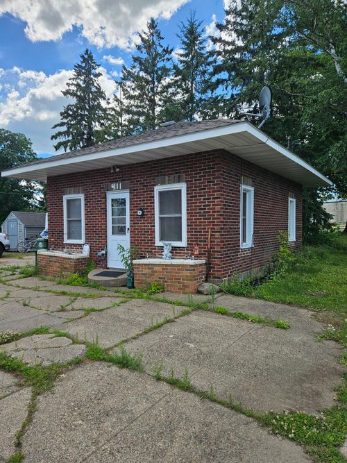 411 5th St, CLEAR LAKE, WI, 54005-8525 | Card Image