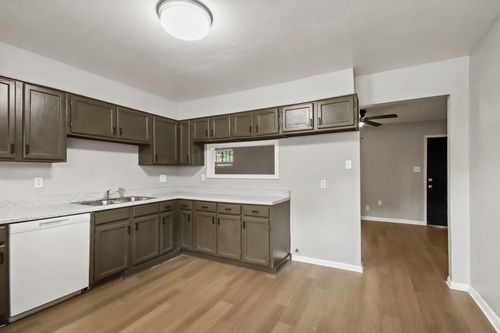 7306 Parker Rd, Houston, TX, 77016-3429 | Card Image