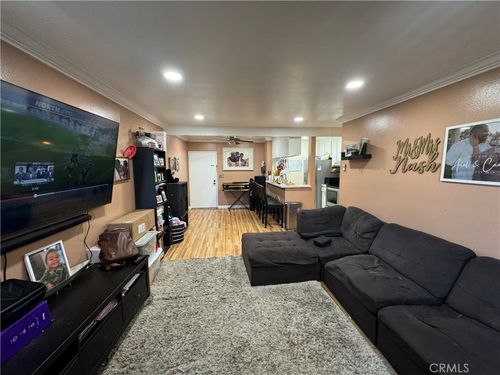 342-550 W Regent St, Inglewood, CA, 90301-1098 | Card Image