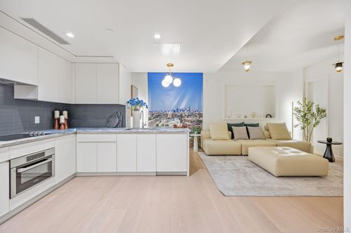 7l-5801 Queens Boulevard, New York, NY, 11377 | Card Image