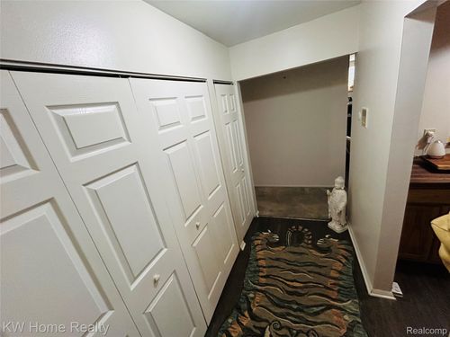 unit-a5-28418 W 8 Mile Rd, Farmington Hills, MI, 48336-5942 | Card Image