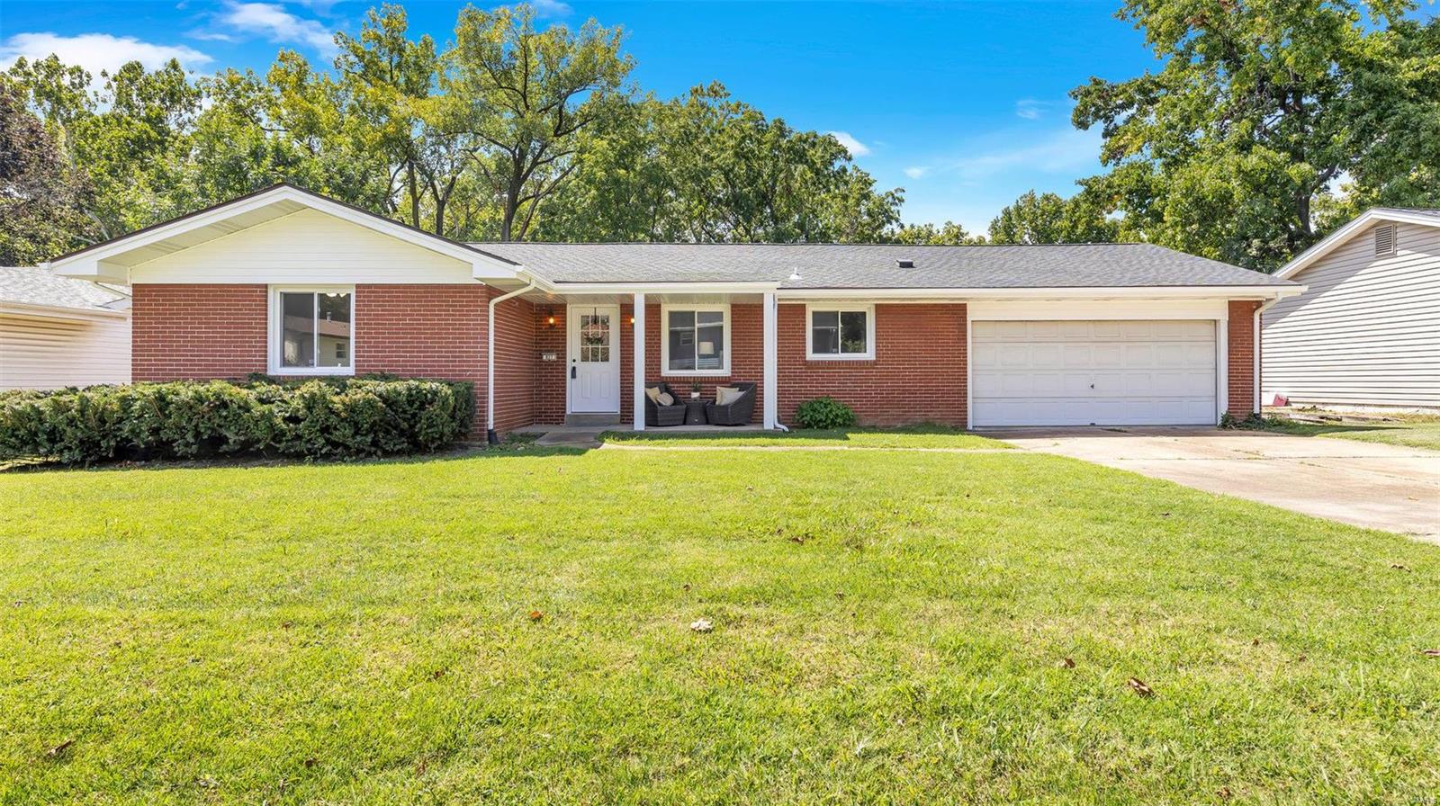 Treadway Ave, Saint Charles, MO 63301