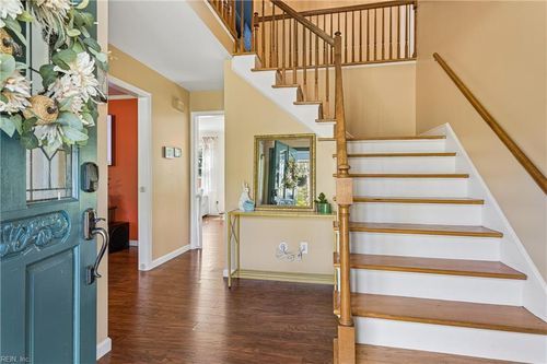 101 Azalea Dr, Yorktown, VA, 23692-4645 | Card Image