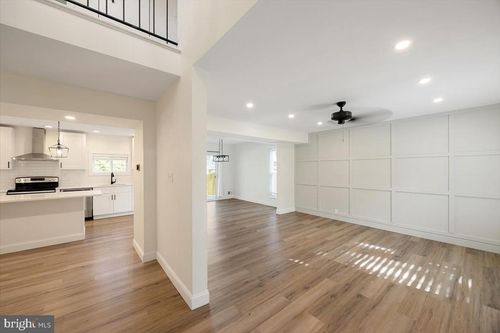 11 Millcrest Ct, DERWOOD, MD, 20855-1229 | Card Image