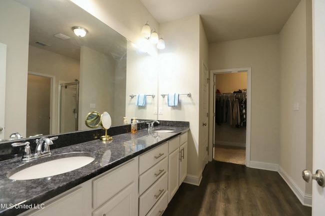 Bathroom | Image 22