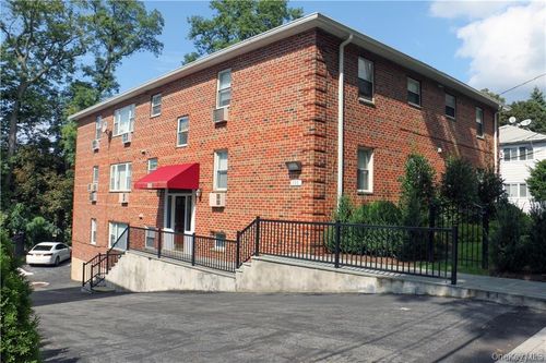8-111 Kensington Rd, Bronxville, NY, 10708-1420 | Card Image