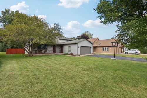 1217 Lakewood Dr, Somonauk, IL, 60552-9642 | Card Image