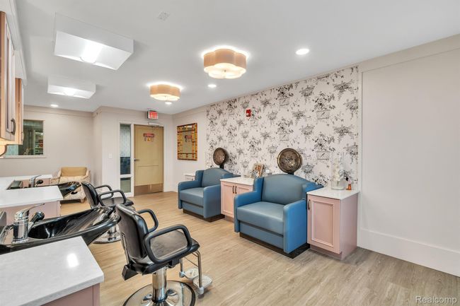 APT-201 - 1957 S Telegraph Rd, Condo with 2 bedrooms, 2 bathrooms and null parking in Bloomfield Hills MI | Image 33