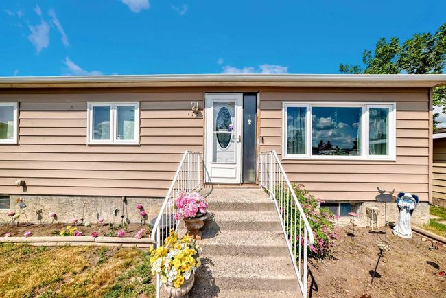 172 Big Hill Cir Se, House other with 3 bedrooms, 3 bathrooms and 2 parking in Airdrie AB | Image 4