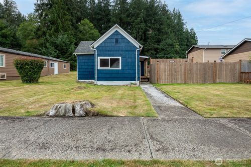 1720 2nd St, Cosmopolis, WA, 98537-3991 | Card Image