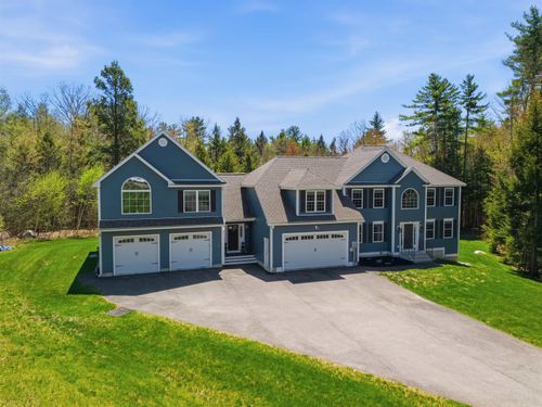 84 Juniper Cir, Auburn, NH, 03032-3243 | Card Image